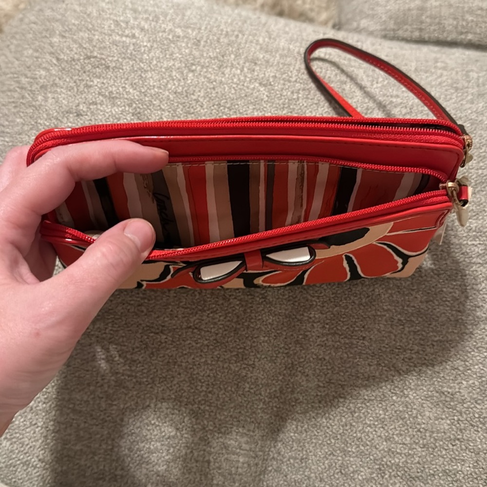 Coach Poppy Wristlet - Picture 2 of 8